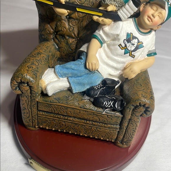 Mighty Ducks of Anaheim Limited Edition Santa and Child Holiday Decor - Picture 11 of 11